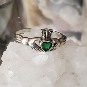 Vintage Sterling Silver Claddagh Ring - 9